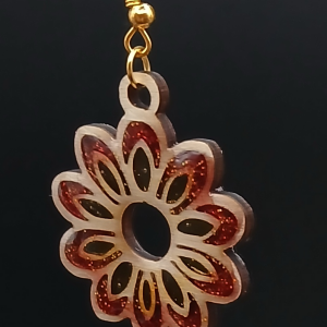 Boucles d’oreilles bois et résine modèle fleur d’automne